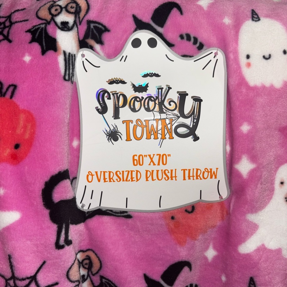 (2025) Bath & Body Works Ghoul friend set with Spooky Pink Plush Throw - Picture 3 of 4